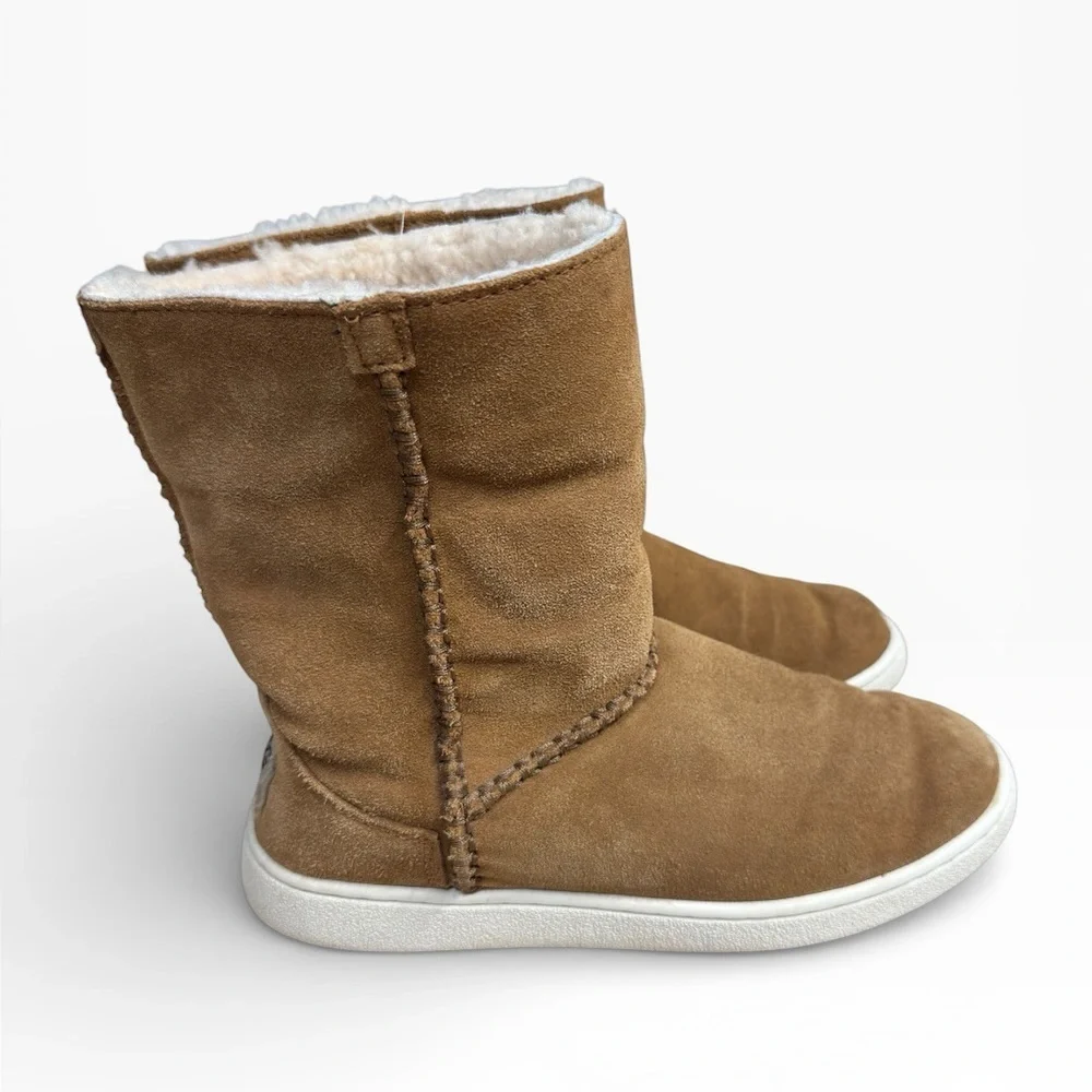 UGG Mika Classic Sneaker Boot Chestnut Suede Shearling Women’s Size US 6 Comfort
